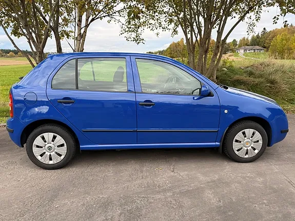 Skoda Fabia 2004 photo 2