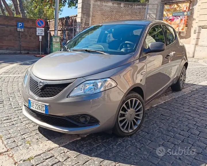 Lancia Ypsilon 2021 photo 2