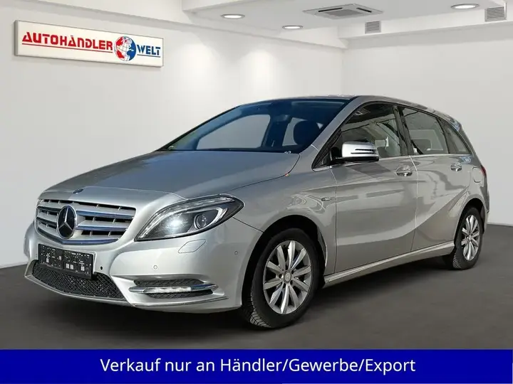 Mercedes-Benz B180
