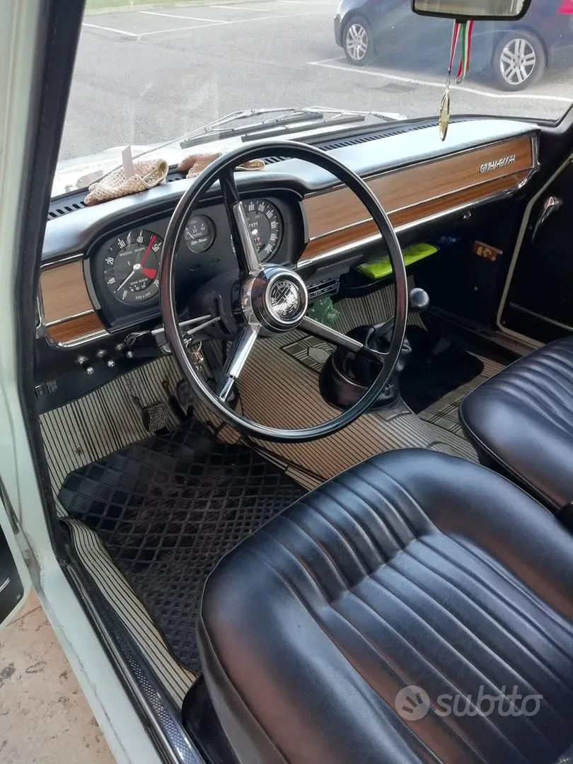 Alfa Romeo Giulia 1300 Ti