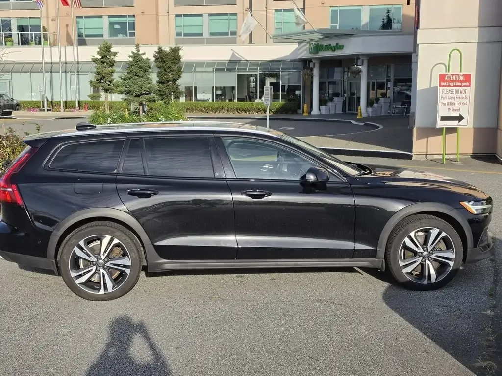 Volvo V60 2020 photo 2
