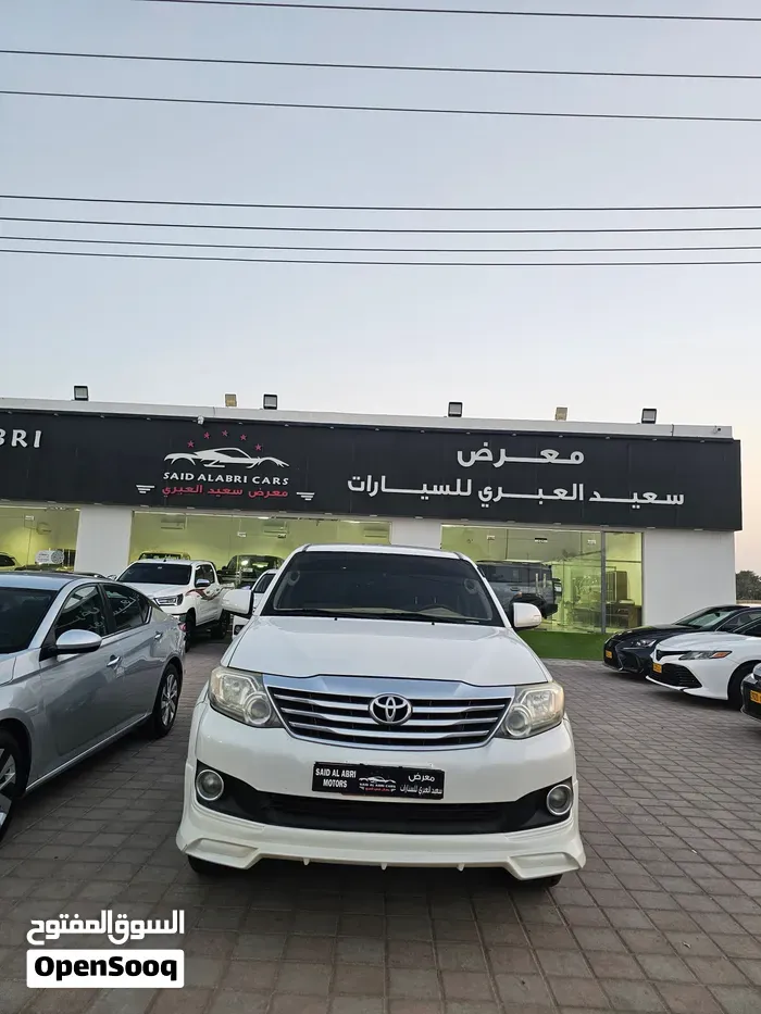 Toyota Fortuner 2014 photo 2