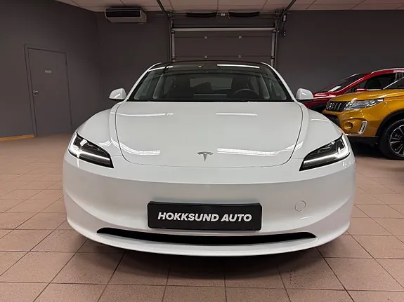 Tesla Model 3 2024 photo 4