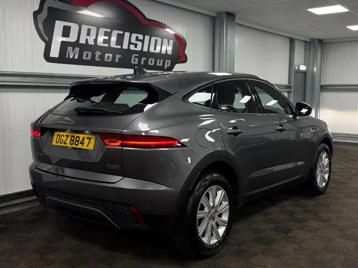 Jaguar E-Pace 2019 photo 5