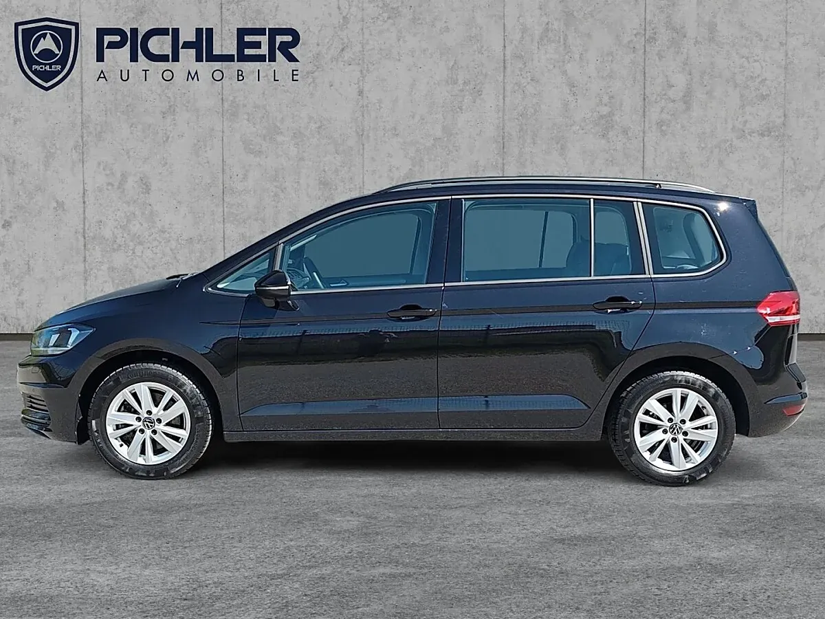 Volkswagen Touran 2024 photo 3