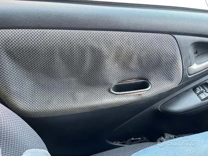 Toyota Yaris 2005 photo 3