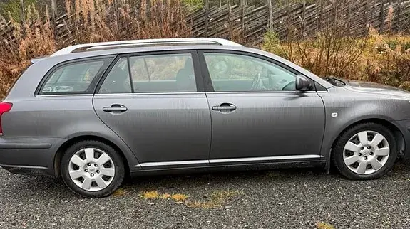Toyota Avensis 2006 photo 2