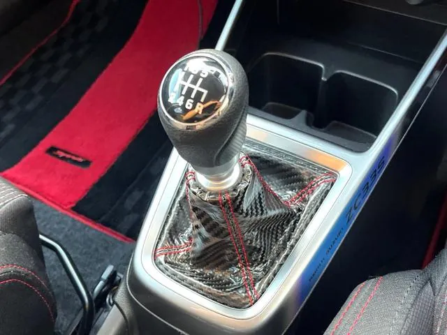 Suzuki Swift Sport 2025 photo 3