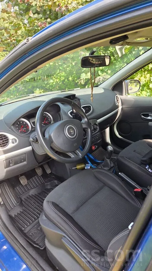 Renault Clio 2011 photo 5