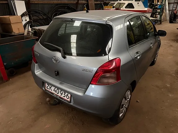 Toyota Yaris 2008 photo 2