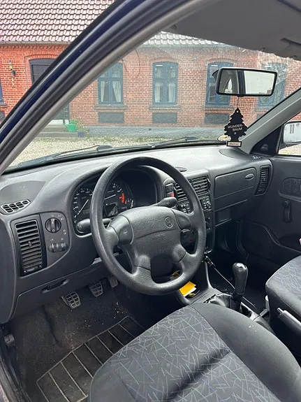 Volkswagen Polo 1998 photo 4