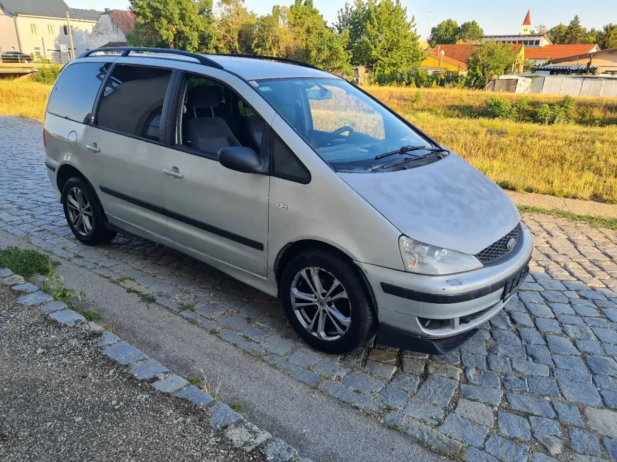 Ford Galaxy 2001 photo 3