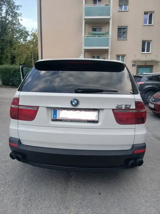 BMW X5 2009 photo 2