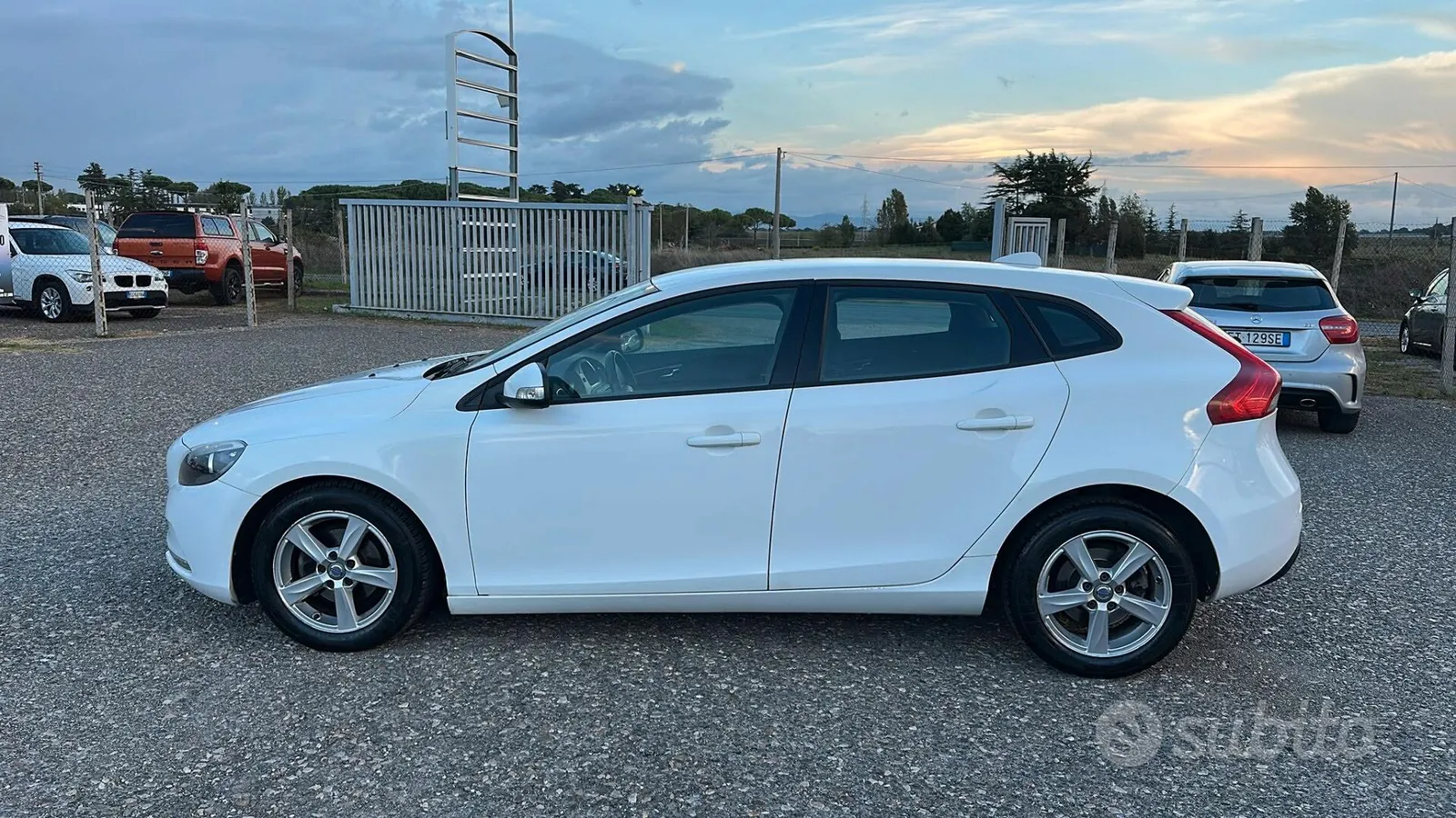 Volvo V40 2015 photo 2