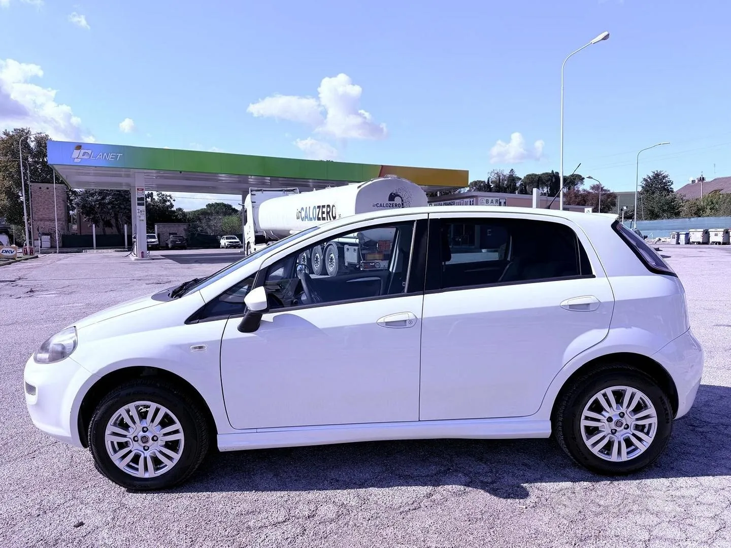 Fiat Grande Punto 2012 photo 3