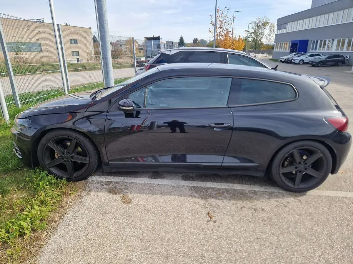 Volkswagen Scirocco 2011 photo 2