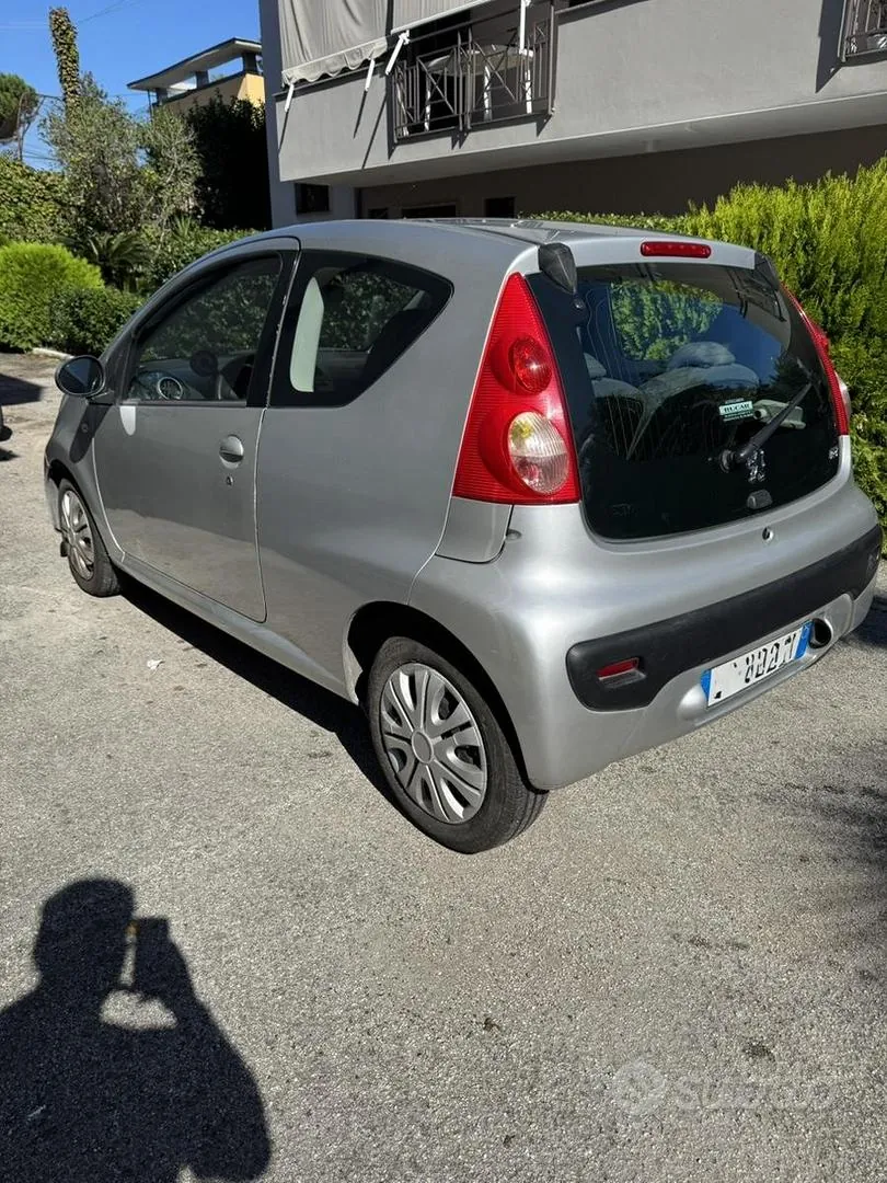 Peugeot 107 2005 photo 4
