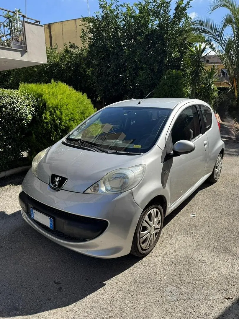Peugeot 107 2005 photo 2