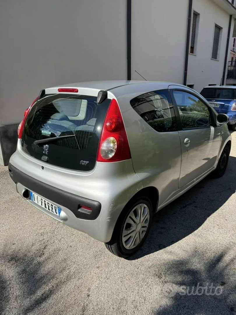Peugeot 107 2005 photo 3