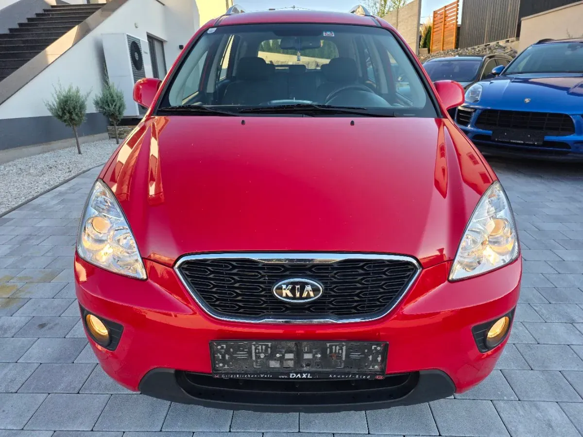 Kia Carens 2011 photo 2