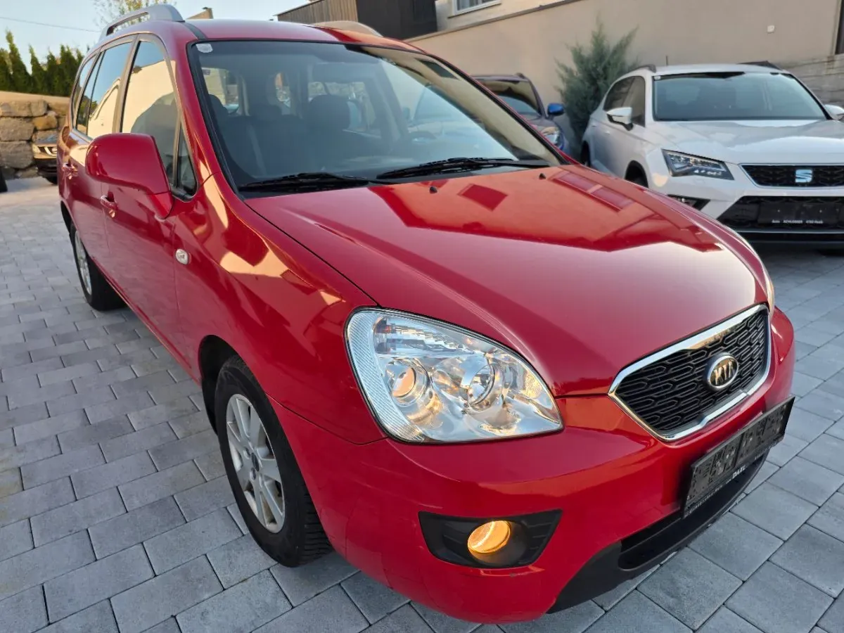 Kia Carens 2011 photo 3