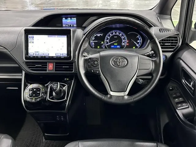 Toyota Esquaia 2015 photo 4