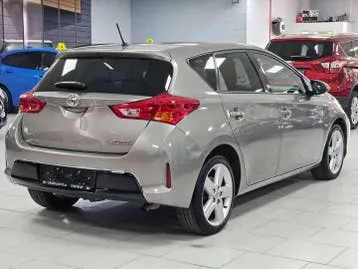 Toyota Auris 2016 photo 2