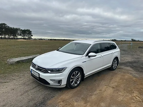 Volkswagen Passat 2018 photo 2