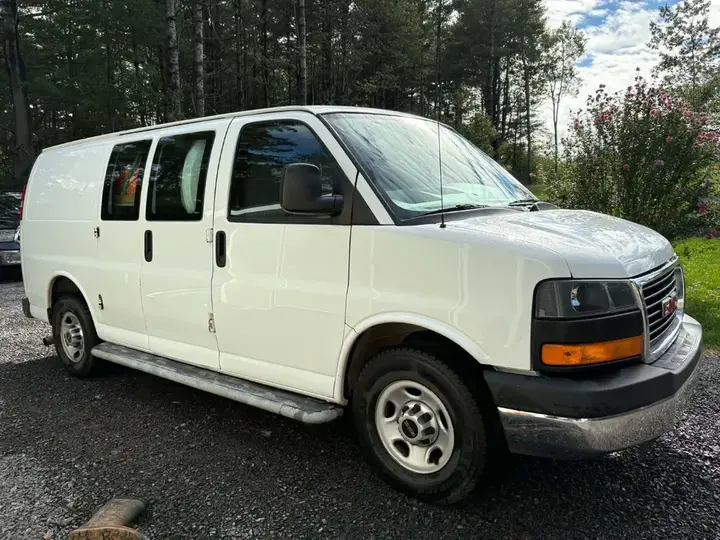 GMC Savana