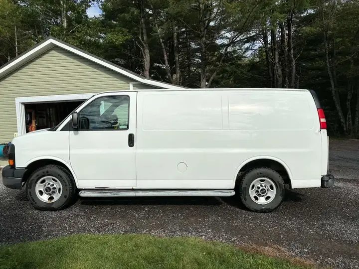 GMC Savana 2016 photo 4