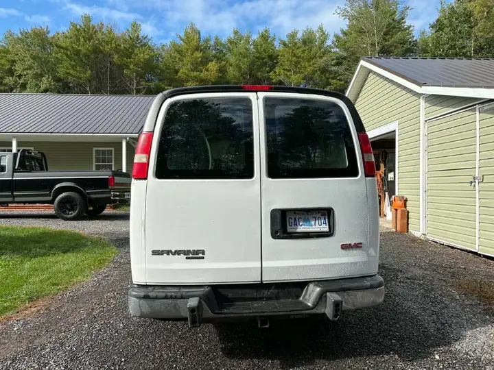 GMC Savana 2016 photo 5