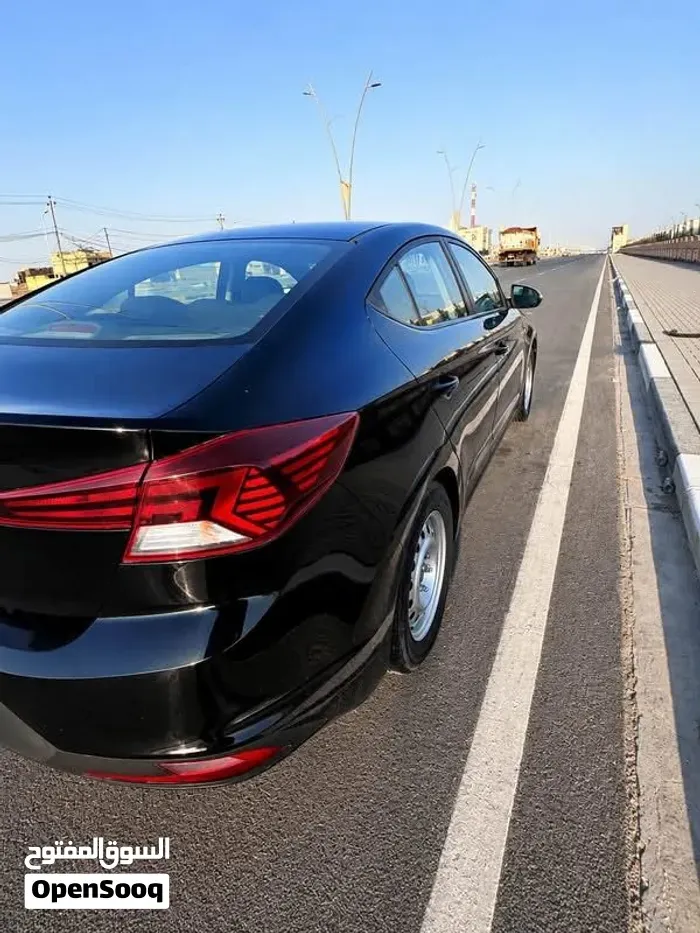 Hyundai Elantra 2019 photo 3