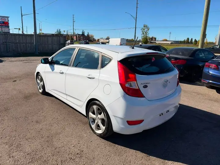 Hyundai Accent 2017 photo 3