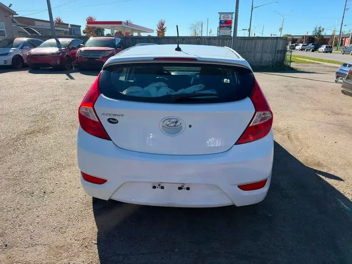 Hyundai Accent 2017 photo 4