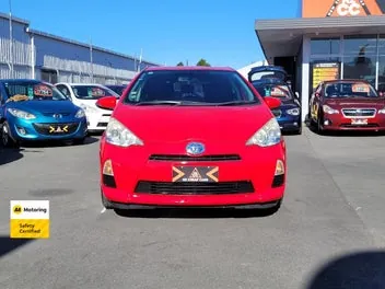 Toyota Aqua 2012 photo 3