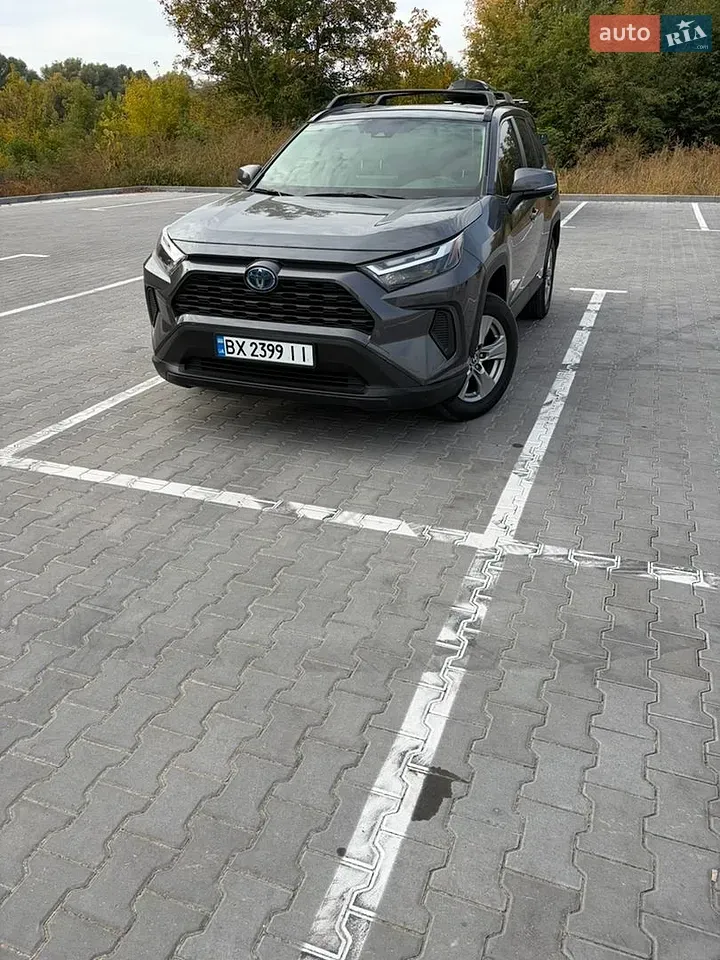 Toyota Rav4 2023 photo 3