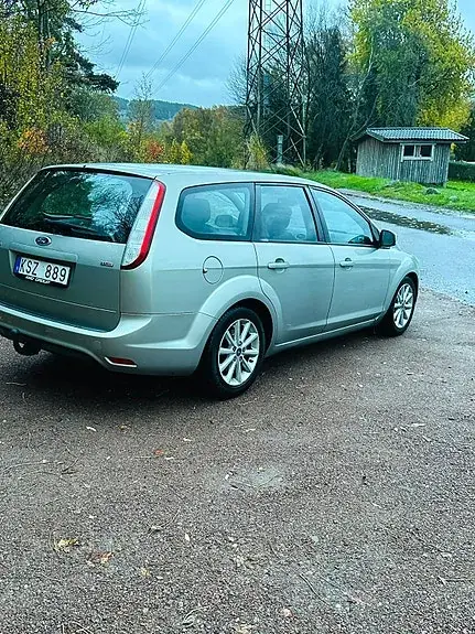 Ford Focus 2010 photo 4