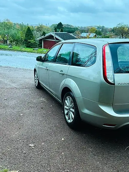 Ford Focus 2010 photo 5