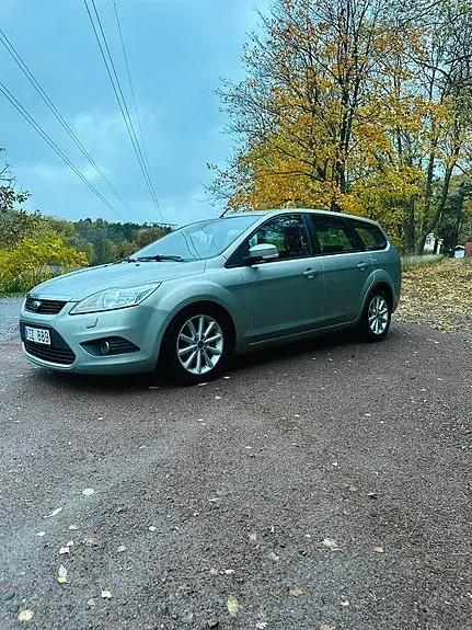 Ford Focus 2010 photo 2