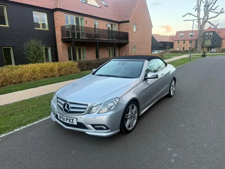 Mercedes-Benz E-Class 2011 photo 5