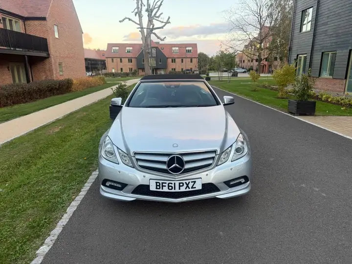 Mercedes-Benz E-Class 2011 photo 3