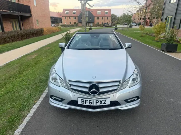 Mercedes-Benz E-Class 2011 photo 4