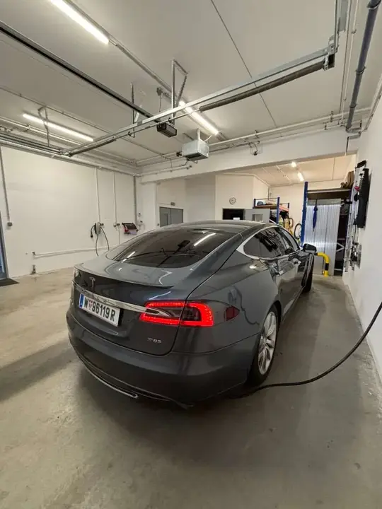 Tesla Model S 2014 photo 2
