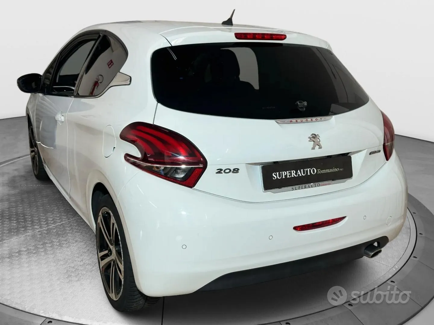 Peugeot 208 2016 photo 3