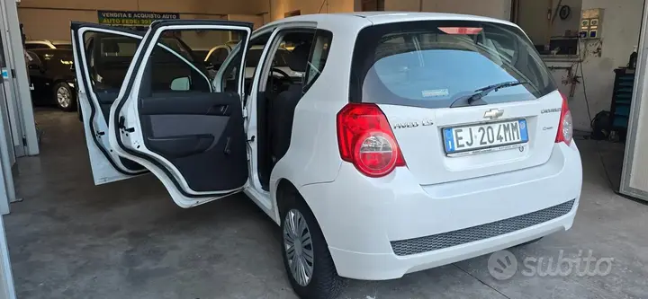 Chevrolet Aveo 2012 photo 4