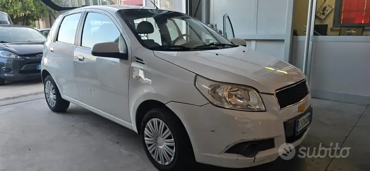 Chevrolet Aveo 2012 photo 5