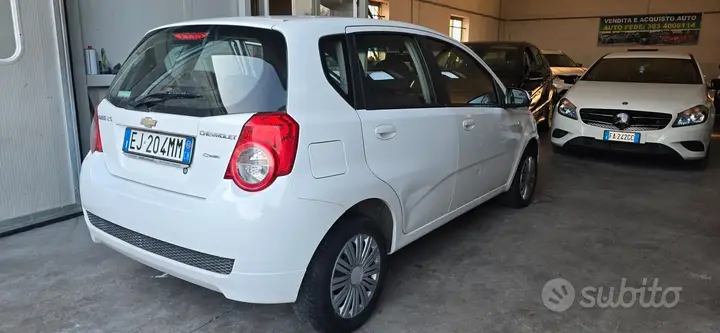 Chevrolet Aveo 2012 photo 3