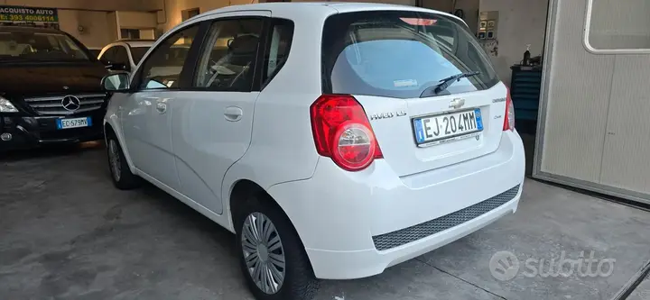 Chevrolet Aveo 2012 photo 2