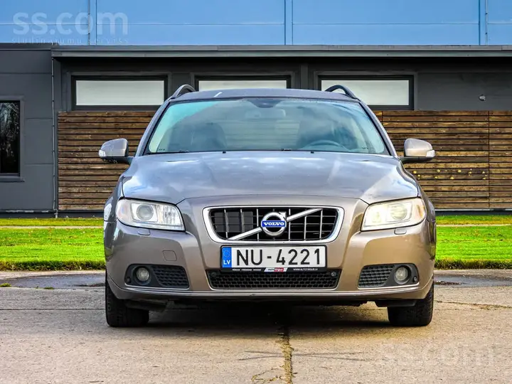 Volvo V70 2007 photo 2