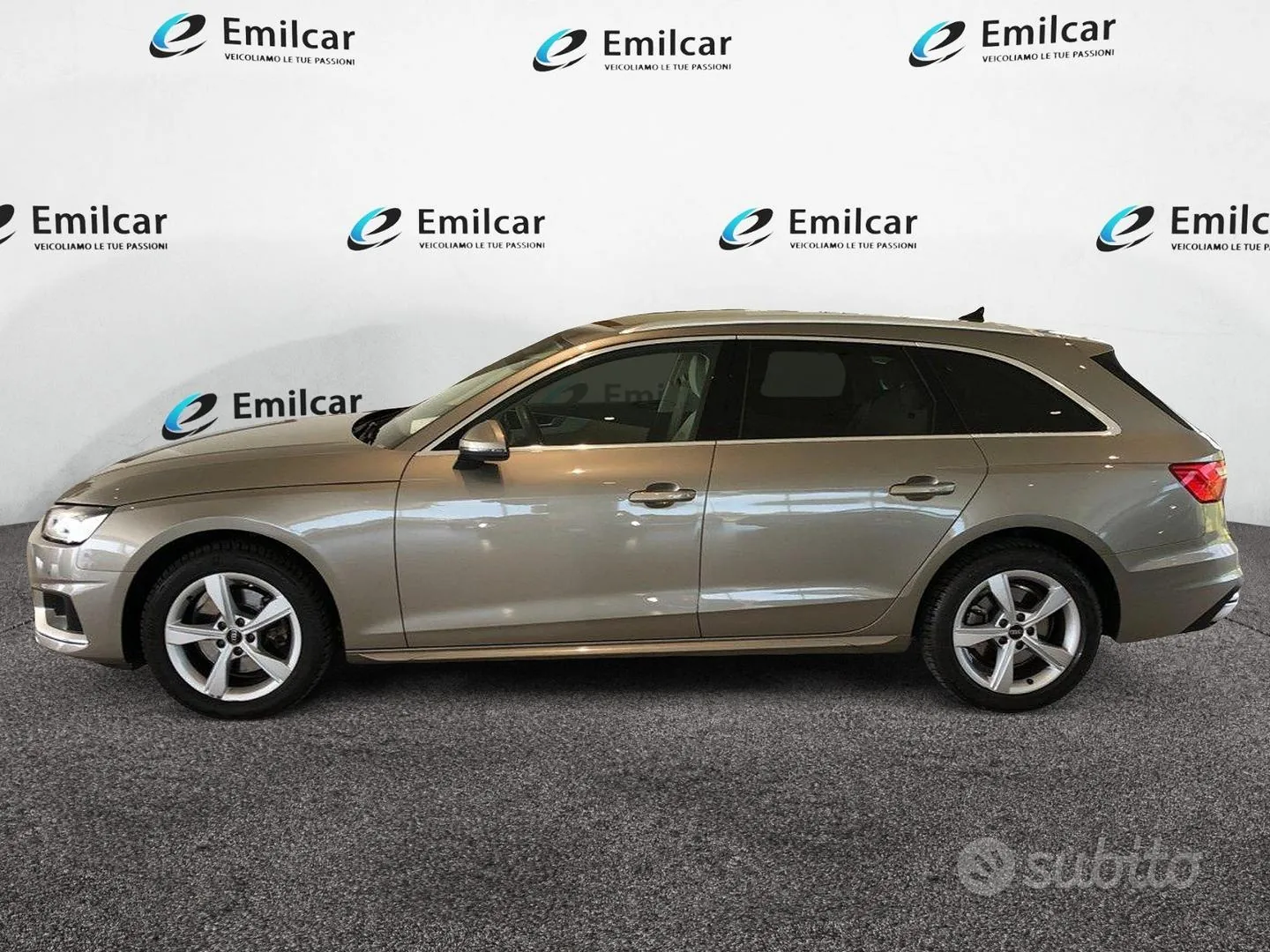 Audi A4 2022 photo 2